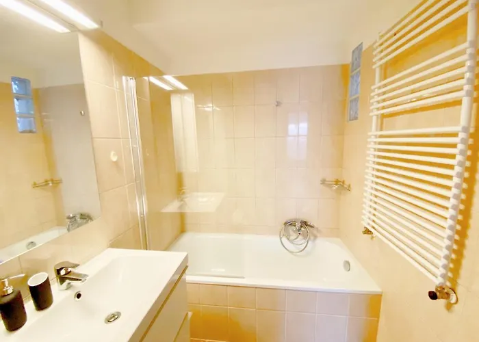 Apartament Loft With Rooftop And Free Parking In Garage Budapesta