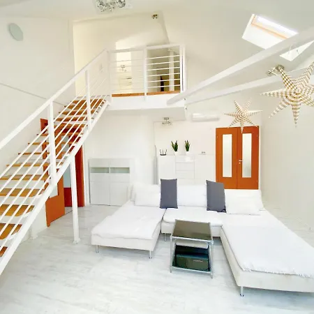 Appartamento Loft With Rooftop And Free Parking In Garage